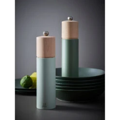 Peugeot Moulin à Poivre Vert Fougère H21.5cm - Boreal -Fabrique De Styles Boutique moulin a poivre vert fougere h21 5cm boreal 667516 667516 FRN04 WEB